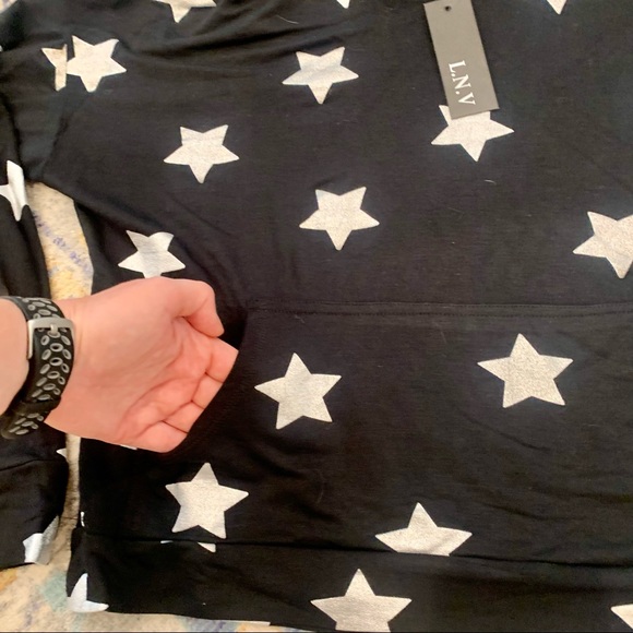 L.N.V. Silver metallic star cropped hoodie - Picture 5 of 9